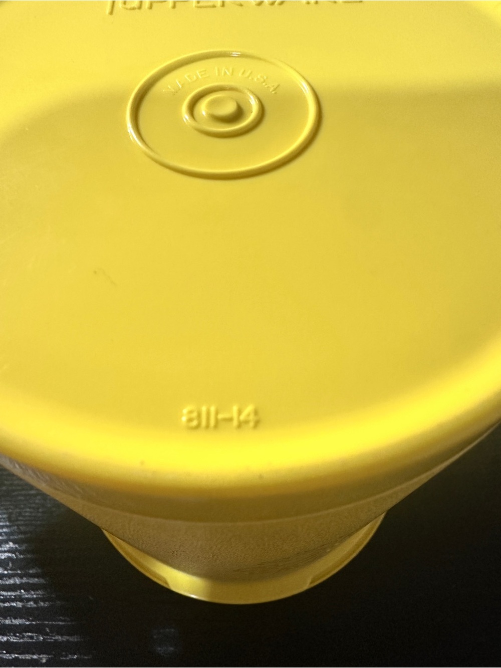 Set of 4 Tupperware Daffodil Yellow Servalier Canisters with Sunburst Lids - Picture 12 of 16
